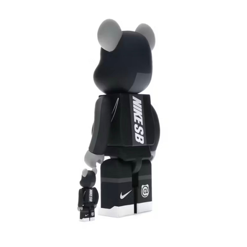 Set Bearbrick Nike SB 100% & 400% en negro